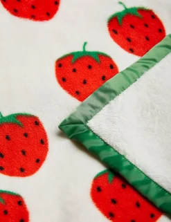 Strawberries Fleece Bedspread Twin